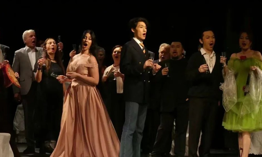 李锡泽出演歌剧《茶花女》